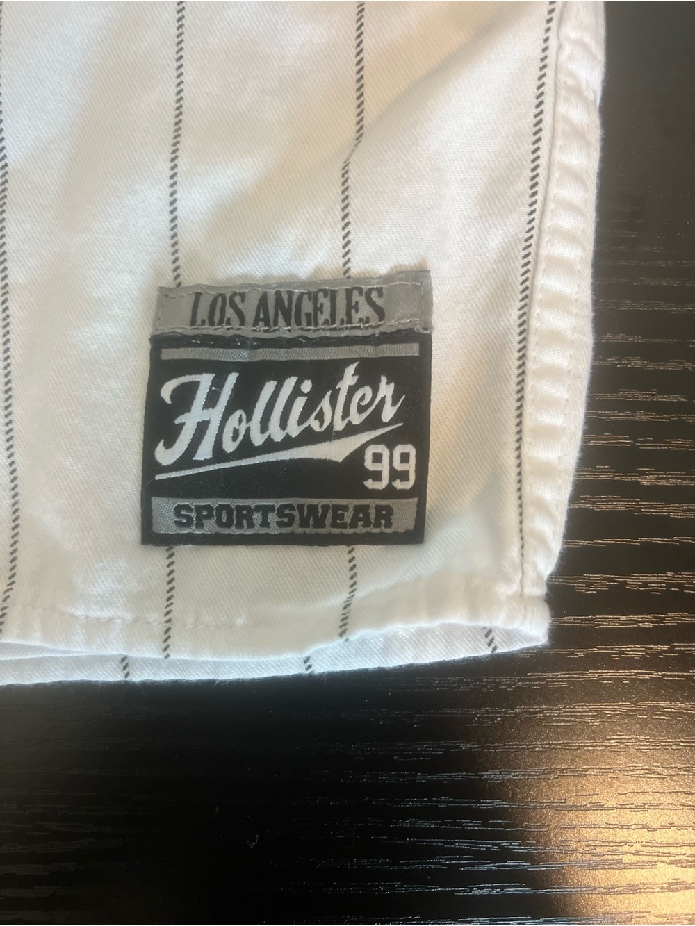 Hollister White Jersey with Black Pinstripes ๐ - Picture 4 of 5